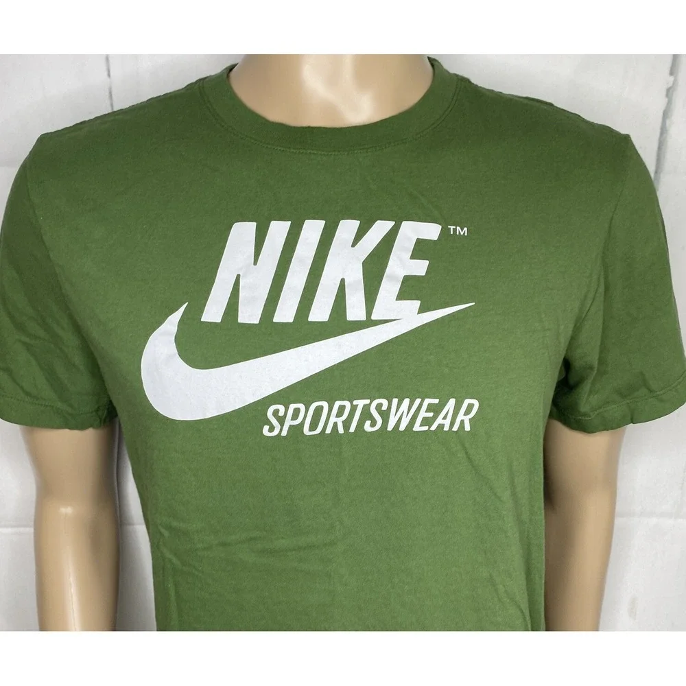 Nike Sportswear Swoosh Graphic T-Shirt Mens M Forest Green Short Sleeve‎ Tee